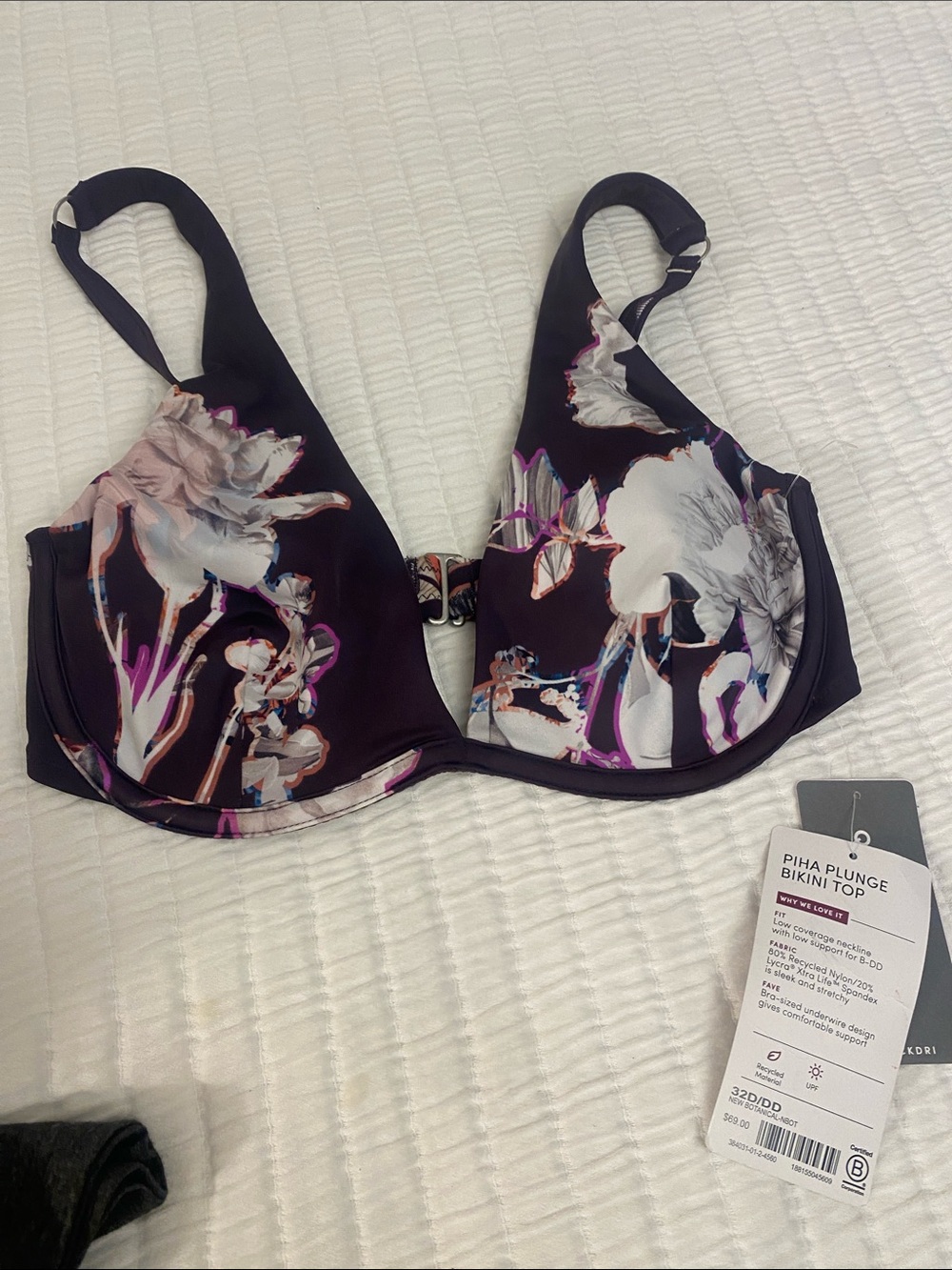 Athleta 32D/DD NWT bikini top
